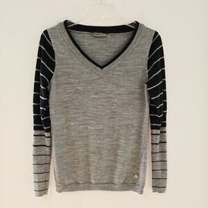 Smartwool Sweater XS Womens Gray Black Stripe V-neck Merino Wool Long Sleeve